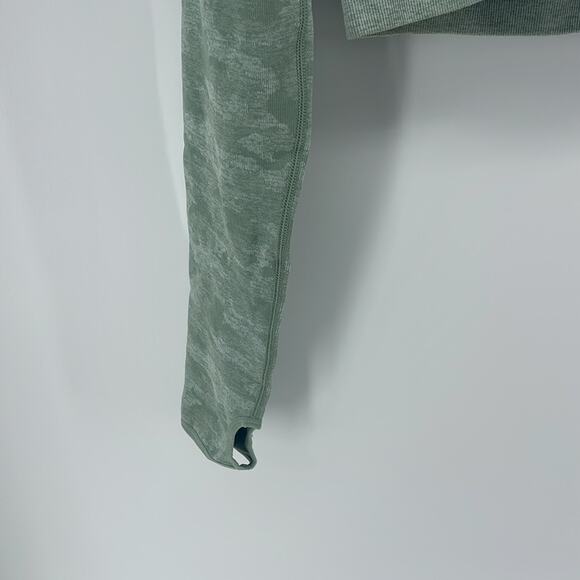 Gymshark Adapt Camo athletic stretch long sleeve thumbhole crop gym workout top - Picture 3 of 7